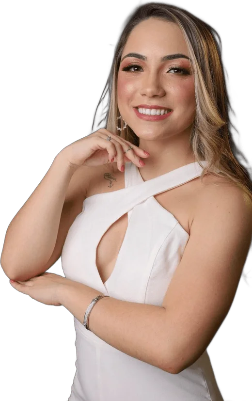 Dra. Letícia Araújo sorrindo
